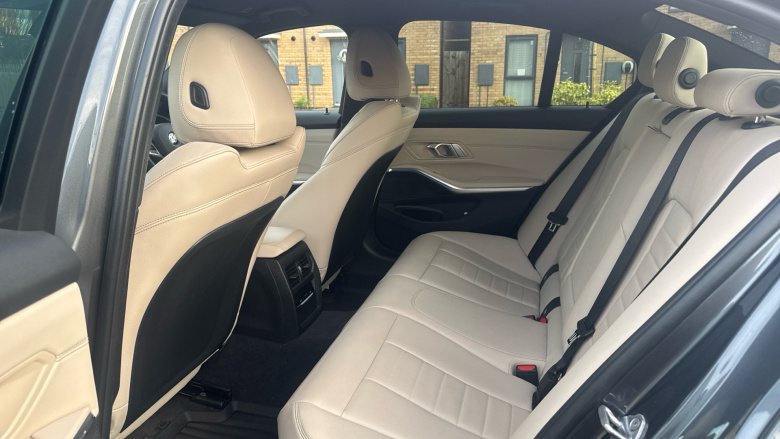 BMW 3 Series 330e M Sport 4dr Step Auto Saloon